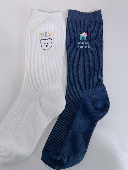 size : 220~270mm

- white color with polar bear
- navy color with cozy home