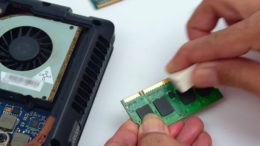 Clean RAM With a Eraser