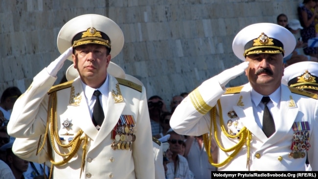 Севастополь, липень 2012, Юрій Ільїн (праворуч), адмірал ВМС України