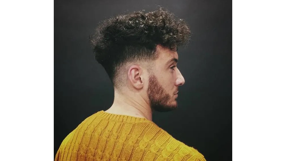 model rambut pria ikal undercut