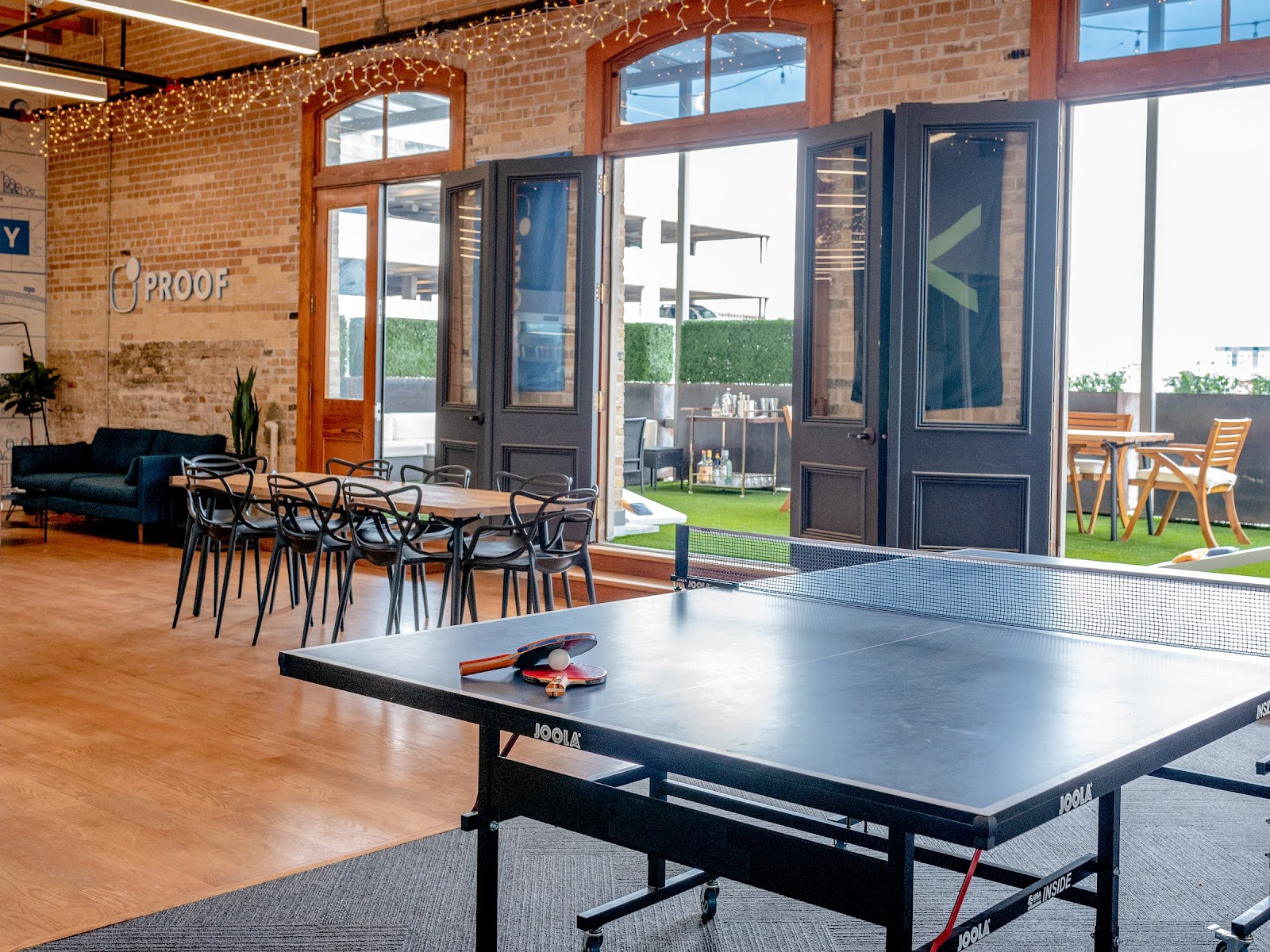 5 Reasons Why You Should Work From a Coworking Space Rather Than From Home 2