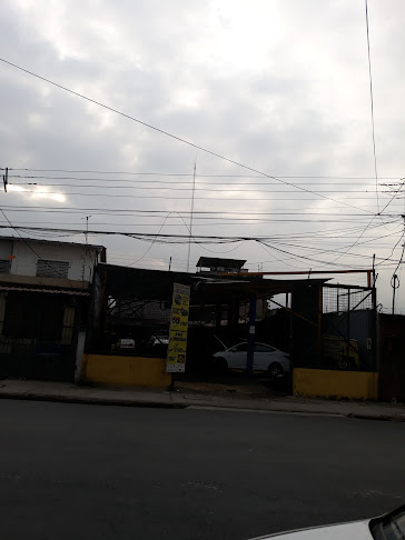 Tecnicentro Camba.- Ventas de repuestos, llantas, mecanica general, limpieza inyectores - Tienda de neumáticos