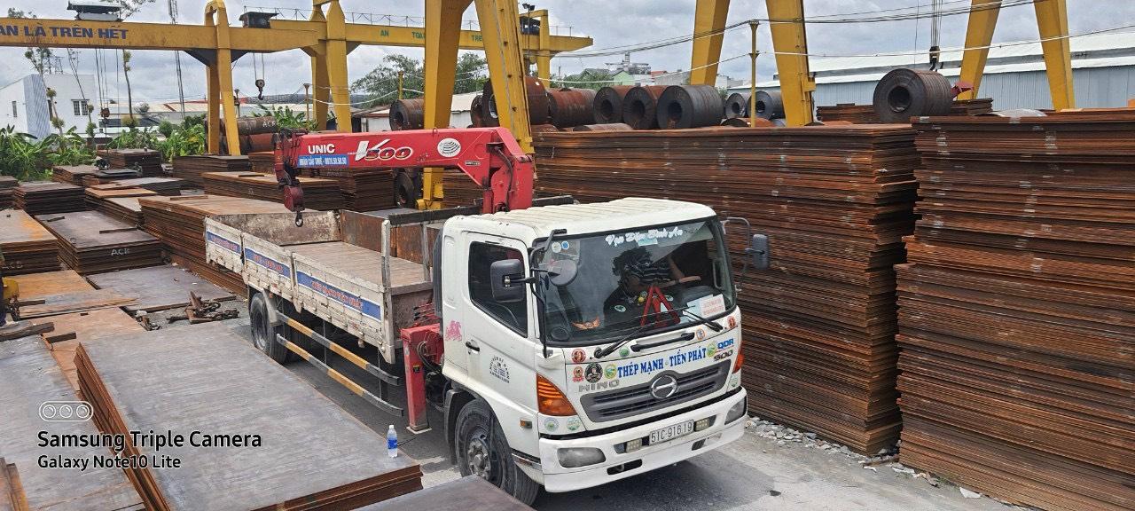 Tôn thép Mạnh Tiến Phát nhà máy cung cấp thép hình, hộp, ống, tấm, xà gồ, lưới B40 https://manhtienphat.com.vn/wp-content/uploads/2021/11/sat-thep-manh-tien-phat-15.jpg