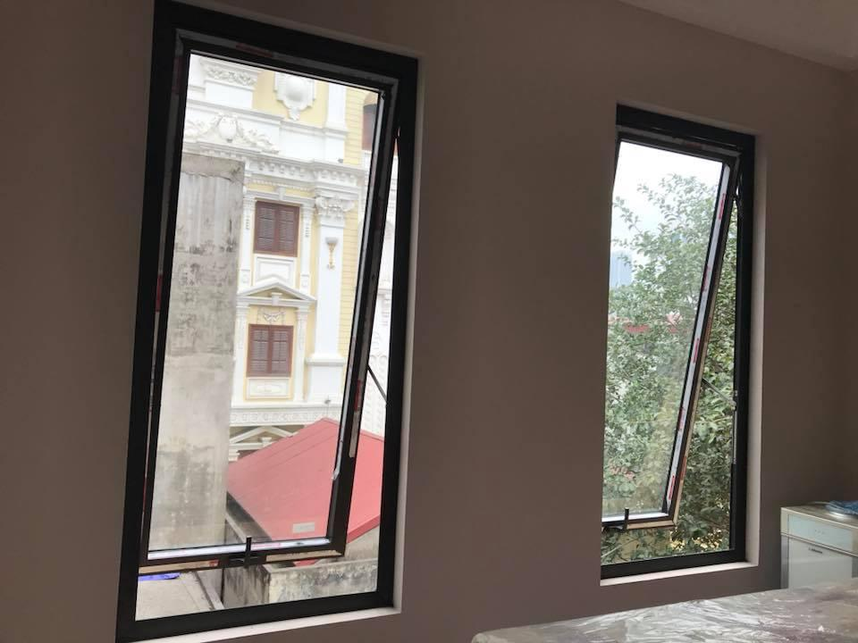 Mẫu cửa sổ nhôm xingfa mở hất