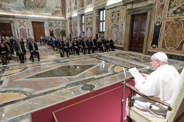 Diễn từ của Đức Thánh Cha Phanxicô trước các tham dự viên Hội nghị được xúc tiến bởi Hiệp hội Dược phẩm Bệnh viện và Dịch vụ Dược của Cơ quan Y tế của Ý