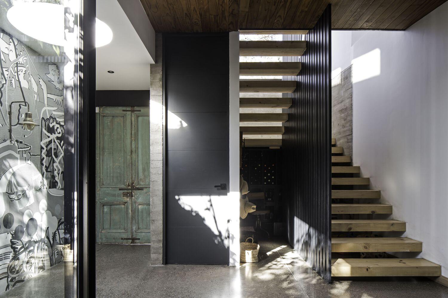 House Project with Panoramic Glazing