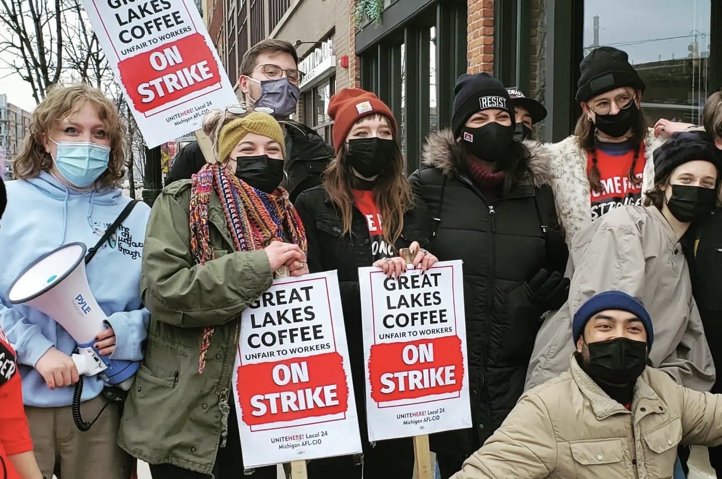 Image of striking Starbucks workers