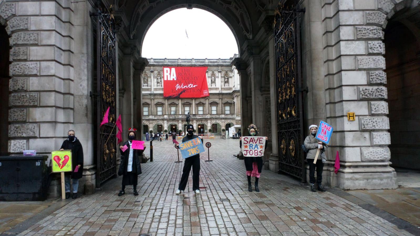  The Royal Academy of Arts in London is one of the English museums that has gone through a staff redundancy consultation to reconsider more than 100 roles