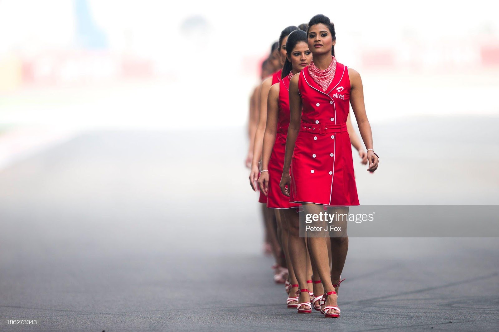 D:\Documenti\posts\posts\Women and motorsport\foto\Getty e altre\grid-girls-walk-on-the-tarmac-during-the-indian-formula-one-grand-at-picture-id186273343.jpg
