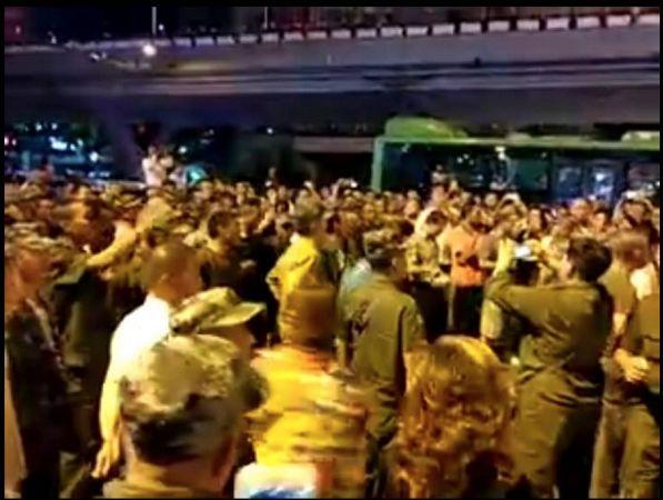 州交警打伤退伍军人 数百老兵与警察冲突全部被捕