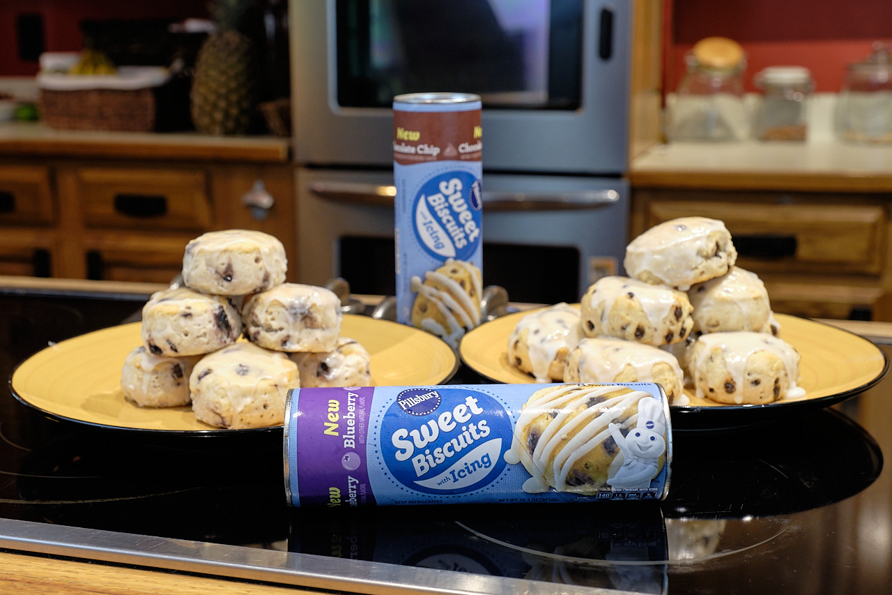 Rewarding the family with Pillsbury Sweet Biscuits with icing #pillsburypartner