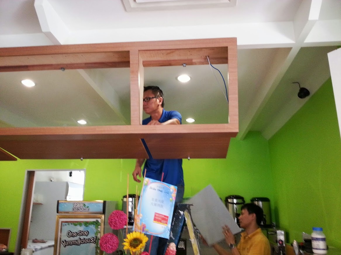 installing of display signage