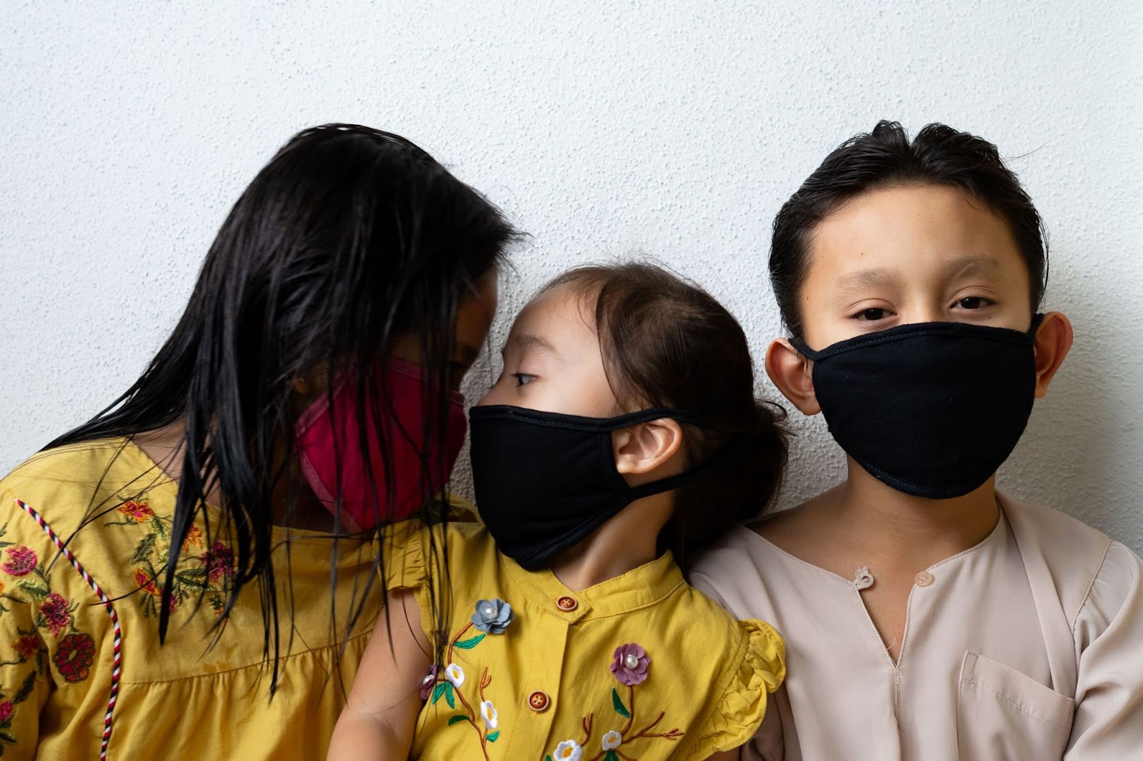 three-children-in-masks