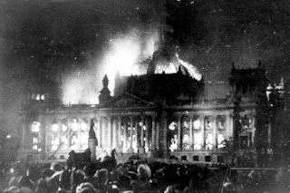 C:\BKP\Desktop\Meus Documentos\Historia imagens mapas etc\8 série\regimes totalitarios e crise de 1929\reich\incendio-reichstag.jpg