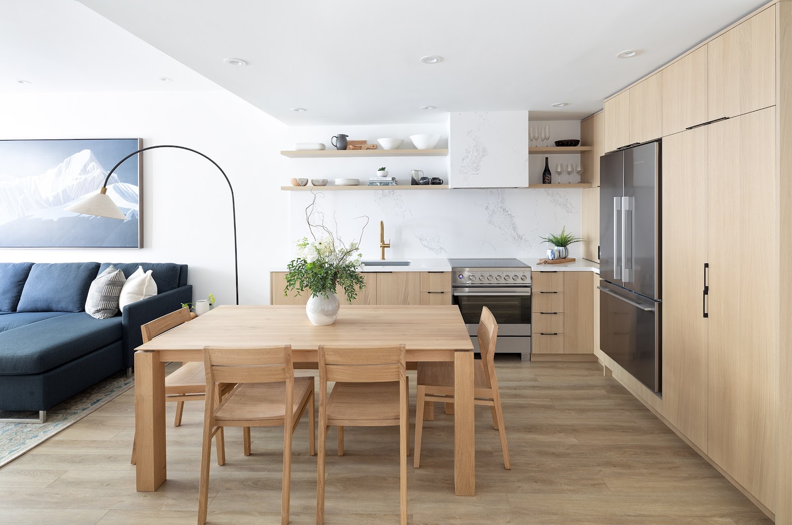 Brand new kitchen and dining area