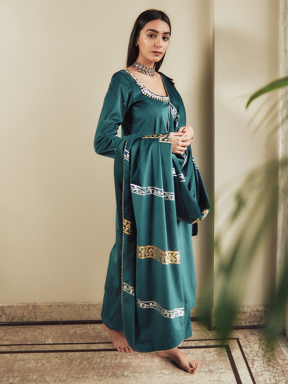 the loom - Green Embroidered Velvet Suit