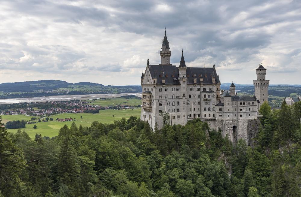 10 Castles in Europe You Absolutely Need to Explore