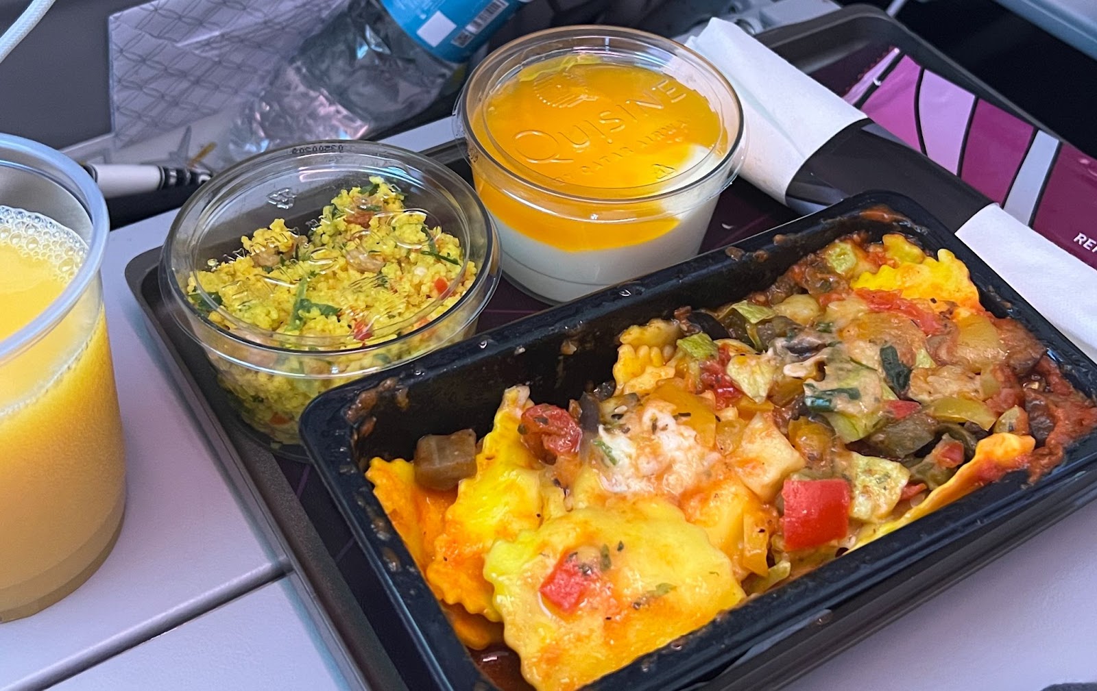 カタール航空の機内食10選！エコノミーや無料サービスも紹介