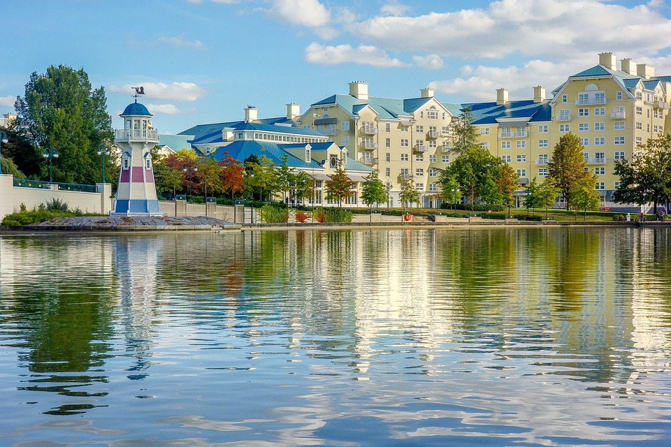 Disney’s Newport Bay Club by Disney Lake