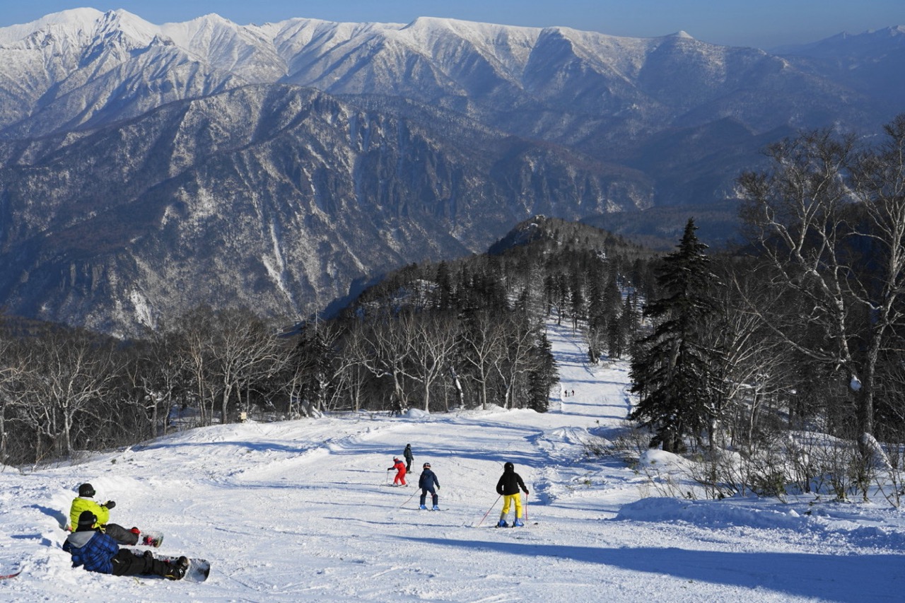 5.4月に楽しむウィンタースポーツ「黒岳ロープウェイ スキー場」