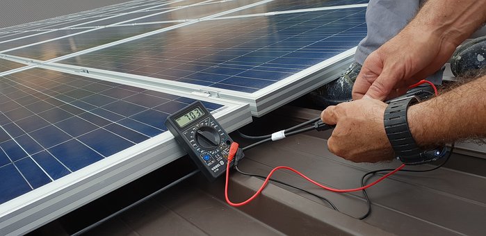 Tipas Perawatan Solar Panel untuk Memperpanjang Umur