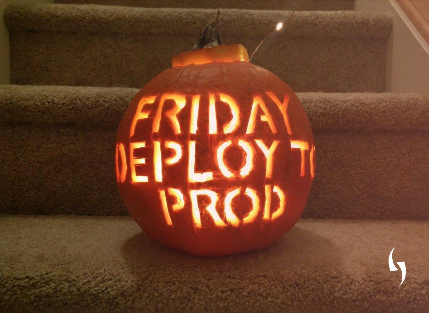 The scariest #pumpkin for #developers: 🎃 Friday deploy to prod. 👻 # halloween #designer #develo… | Halloween party decor, Halloween party decor  diy, Scary pumpkin