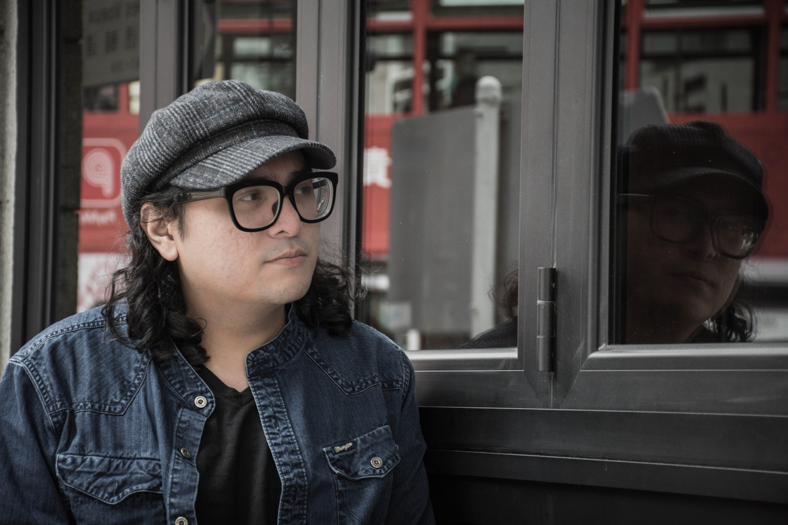 Filipino singer-songwriter releases debut single under O/C Records