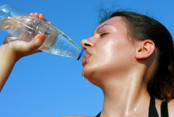 Nước uống thể thao - Uống nước đúng cách