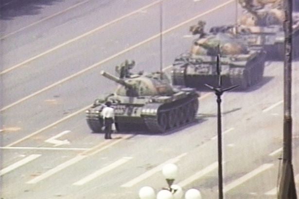 The-unknown-rebel-in-front-of-tank-in-Tiananmen-Square.jpg
