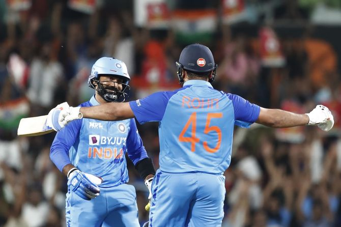 DK praises Rohit's abilities, says THIS about the Indian Skipper! Team India, led by Rohit Sharma, tied the three-match T20I series against Australia. 