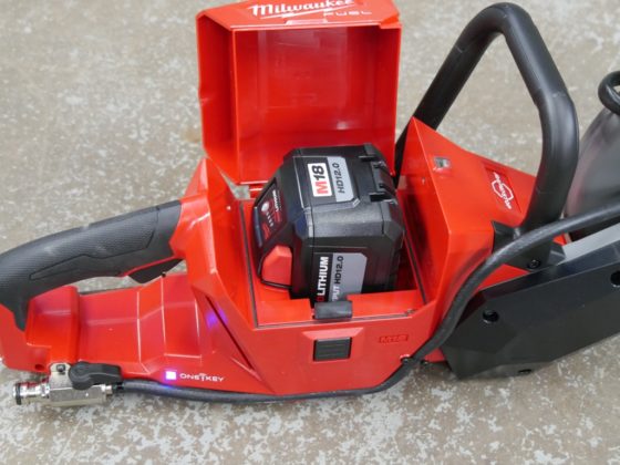 รีวิวเลื่อยตัดไร้สาย Milwaukee Cordless Cut Off Saw6