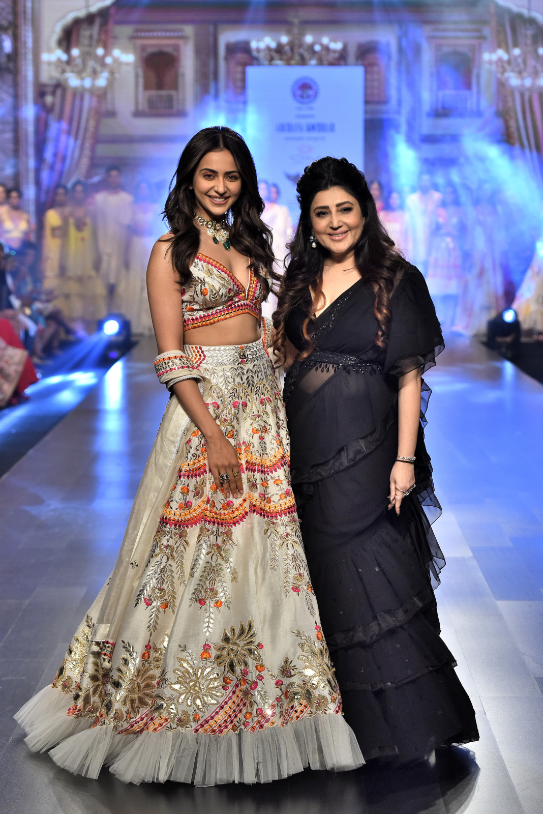 बॉम्बे टाइम्स फैशन वीक: बॉम्बे टाइम्स फैशन वीक में रकुल प्रीत सिंह लहंगे में छाईं