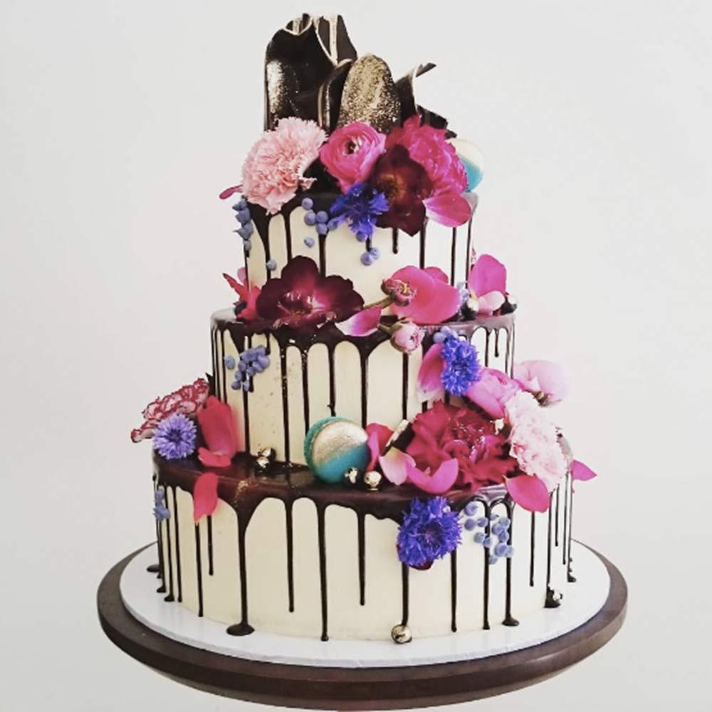 chocolate drip wedding cake