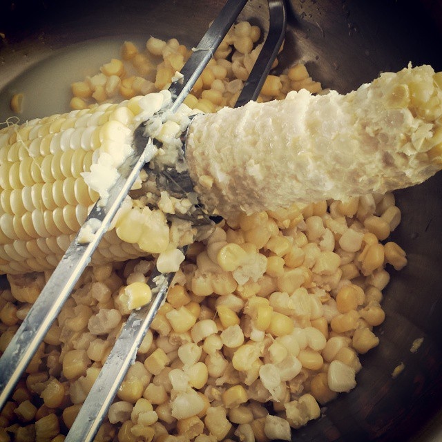 corn_cobbing.jpg