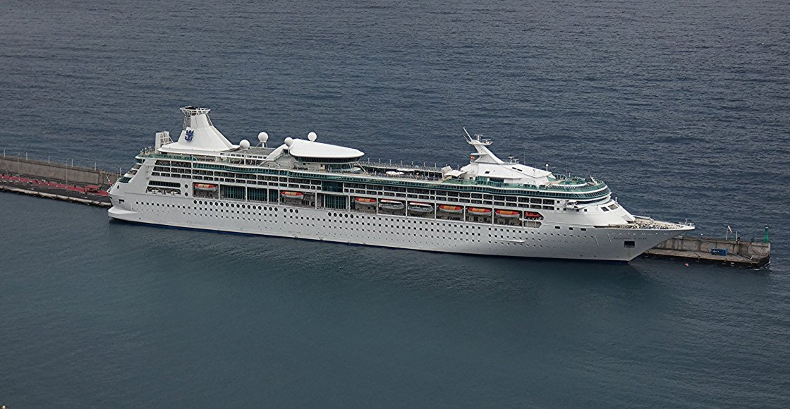 Tour du thuyền Châu Âu - Du thuyền Rhapsody of the Seas mang vẻ ngoài đồ sộ và vô cùng hoành tráng