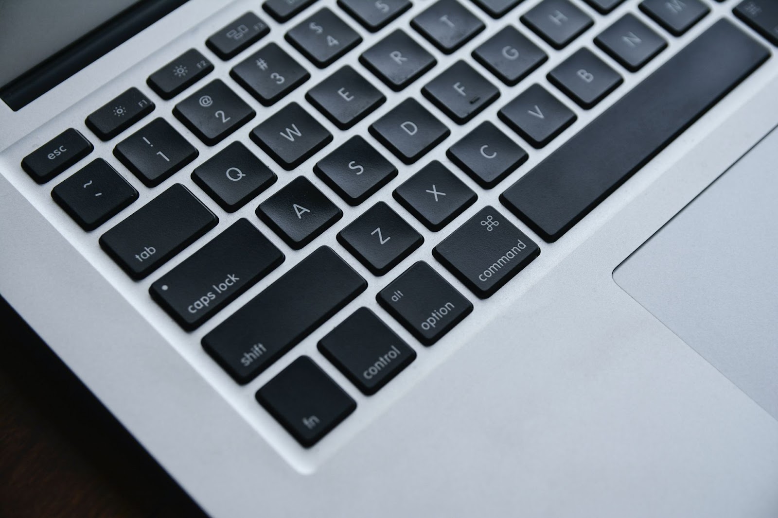 ilustrasi keyboard macbook
