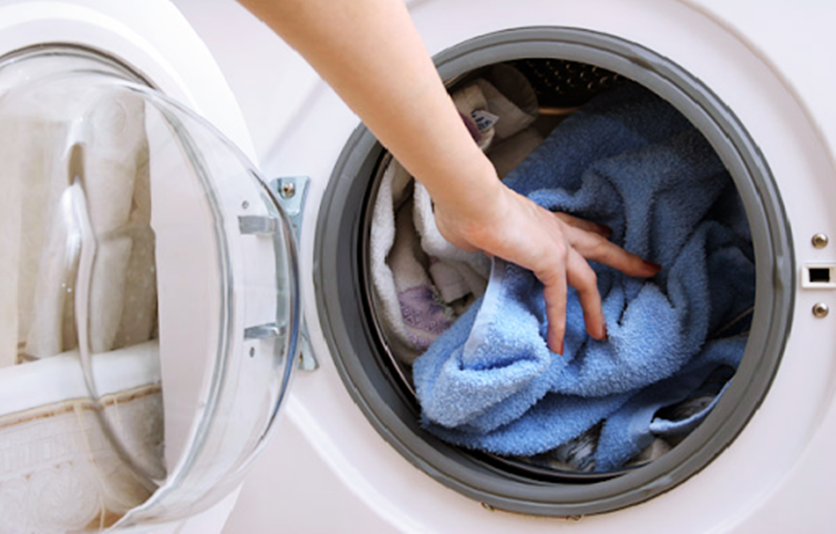 Cách giặt áo phao bằng máy