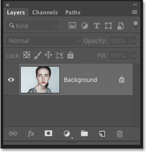 Bảng điều khiển Lớp của Photoshop hiển thị hình ảnh gốc trên lớp Nền