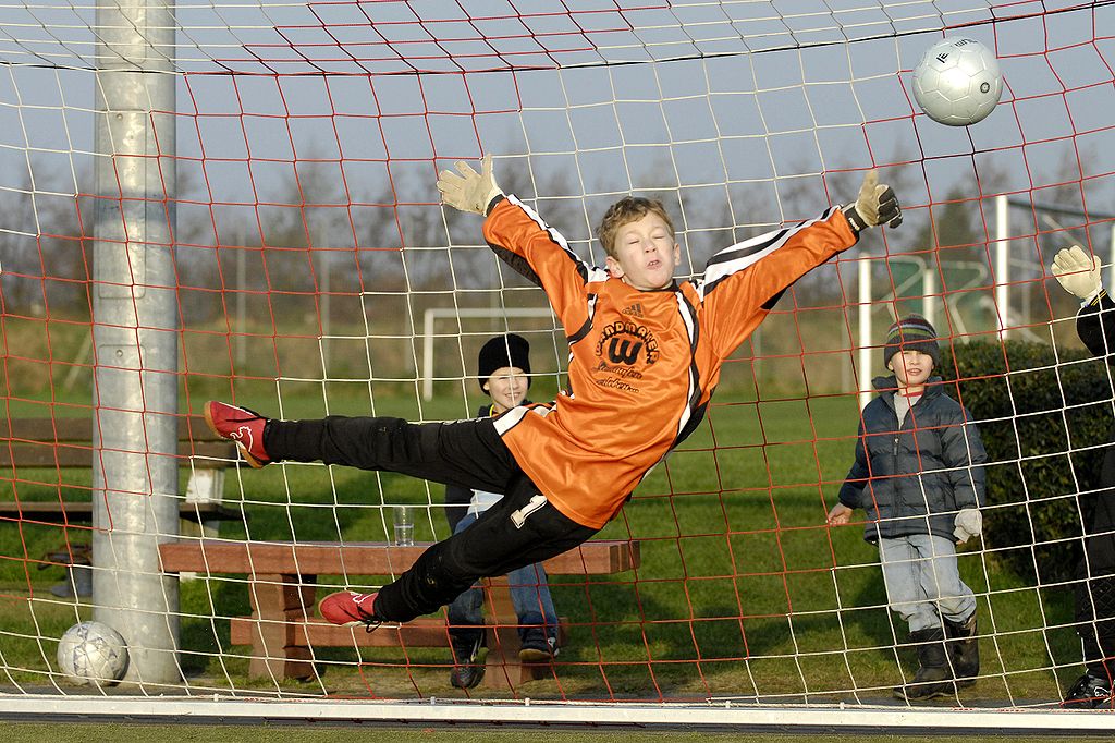 1024px-Soccer_Youth_Goal_Keeper.jpg