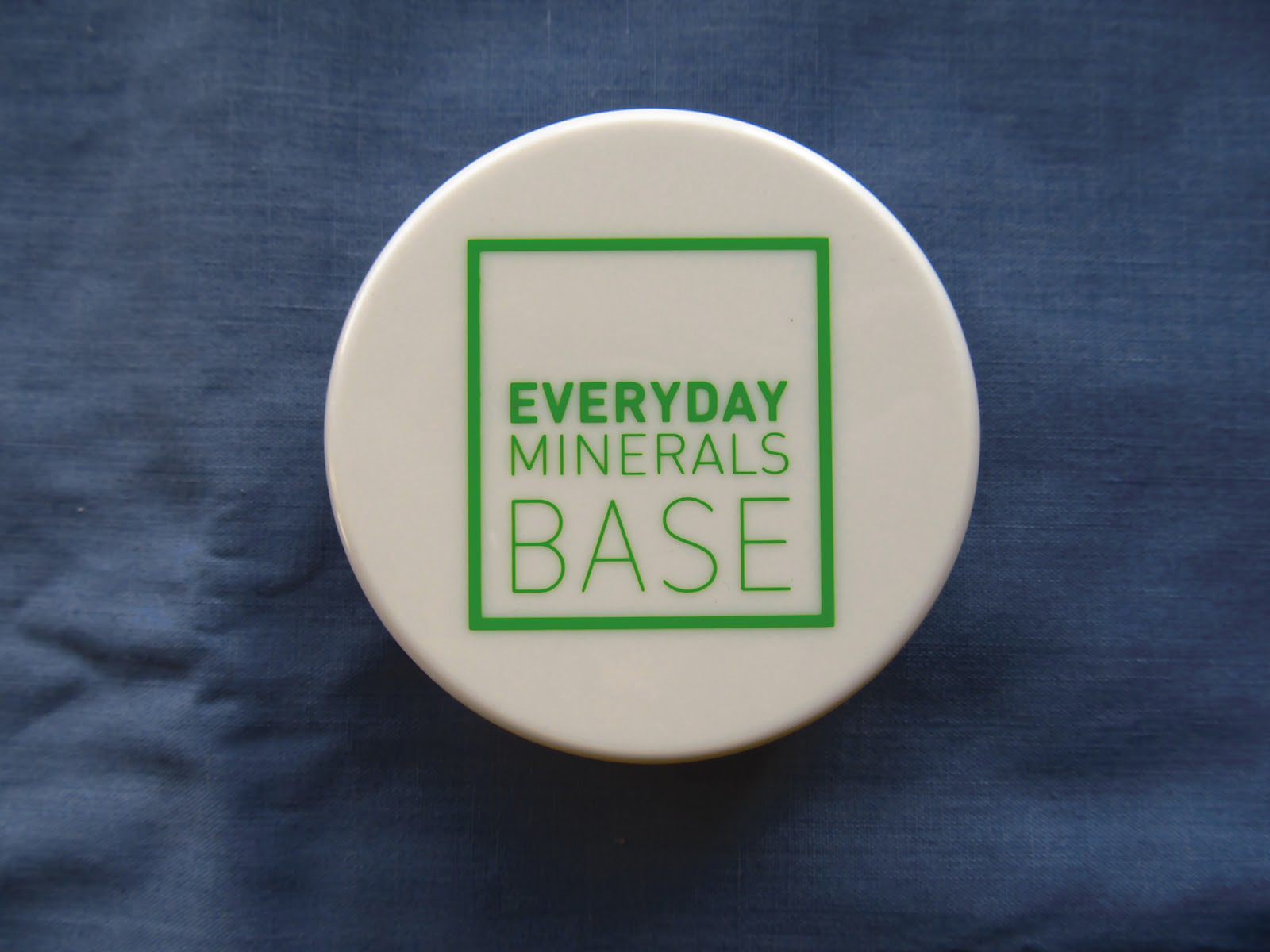 Матуюча пудра на літо Everyday Minerals