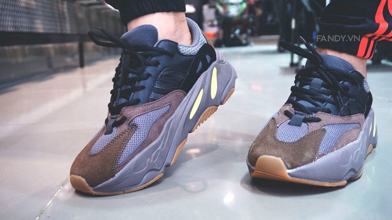 giay adidas yeezy 700 mauve