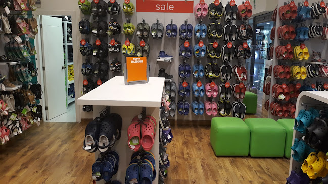 Mall del Rio, Av. Felipe II, Cuenca 010205