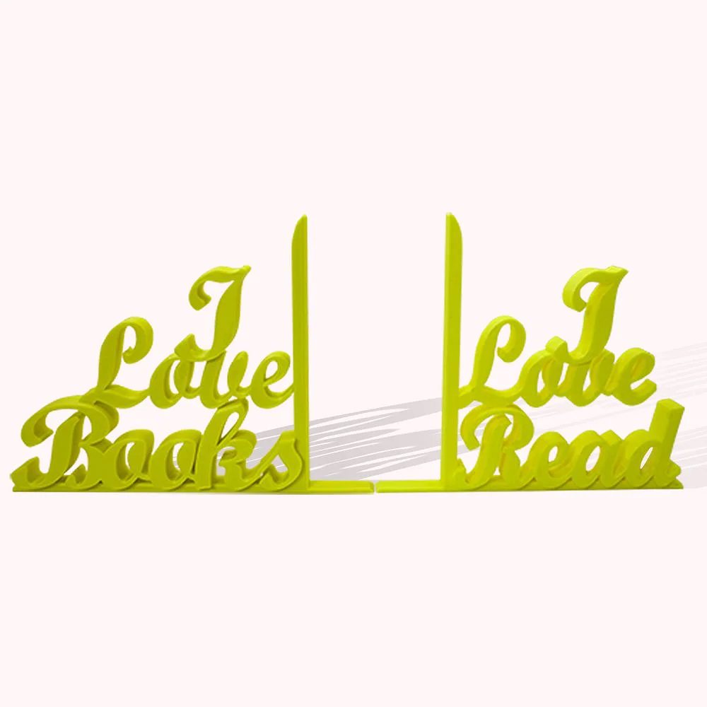 serre-livres jaune avec phrase personnalisée “J’aime les livres” à gauche et “J’aime lire”, à droite.