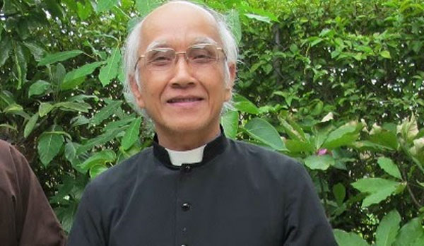Linh mục bất đồng chính kiến Phan Văn Lợi 