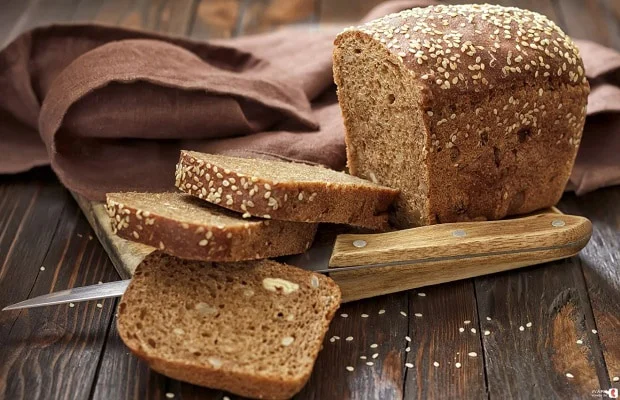 Ăn kiêng bằng bánh mì làm từ ngũ cốc