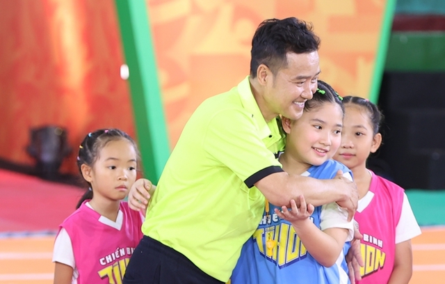 Danh thủ Hồng Sơn tự hào khi con gái là thủ môn xuất sắc - Ảnh 1.