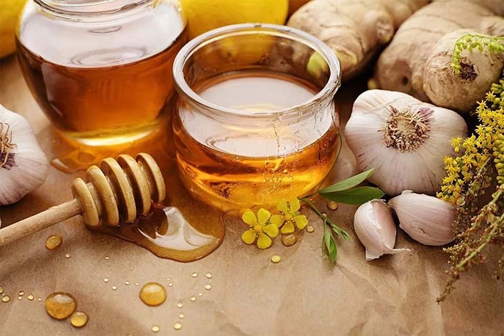 Các trị viêm xoang hàm tại nhà bằng mật ong và tỏi Các trị viêm xoang hàm tại nhà bằng mật ong và tỏi