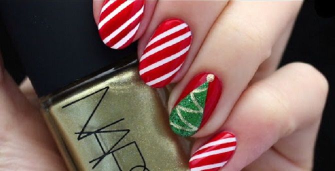 Festive manicure with a Christmas tree for the New Year 2022: 20 beautiful options for nail design