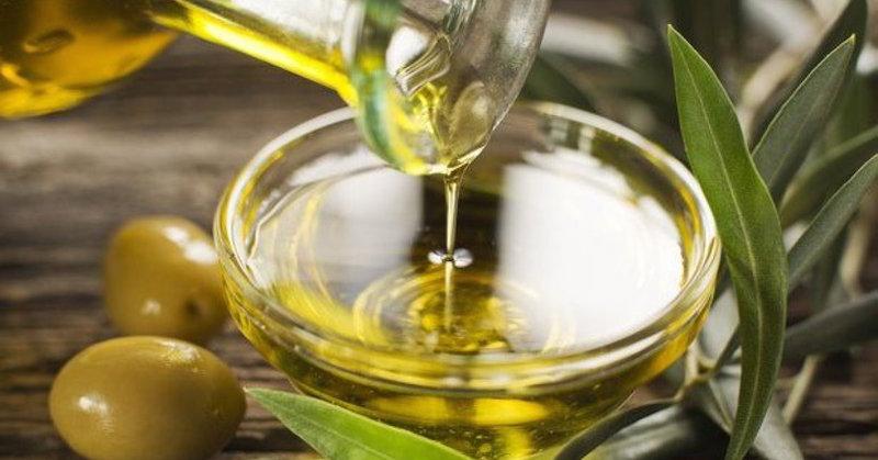 http://juicing-for-health.com/wp-content/uploads/2015/09/olive-oil.jpg