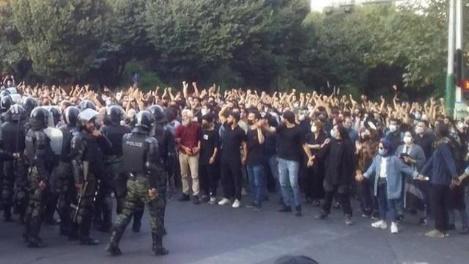 https://efiran.org/wp-content/uploads/2022/10/BR_Enghelab_3.jpg